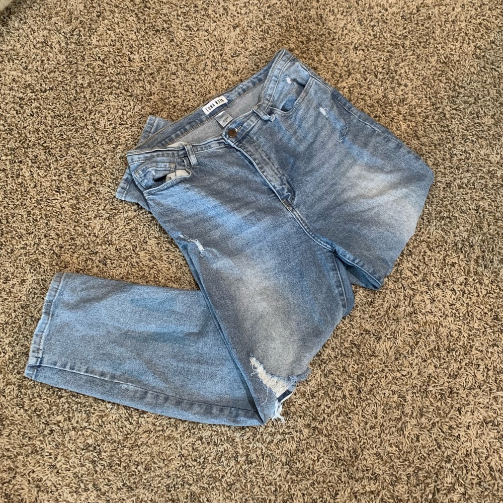 Distressed wide legs jeans